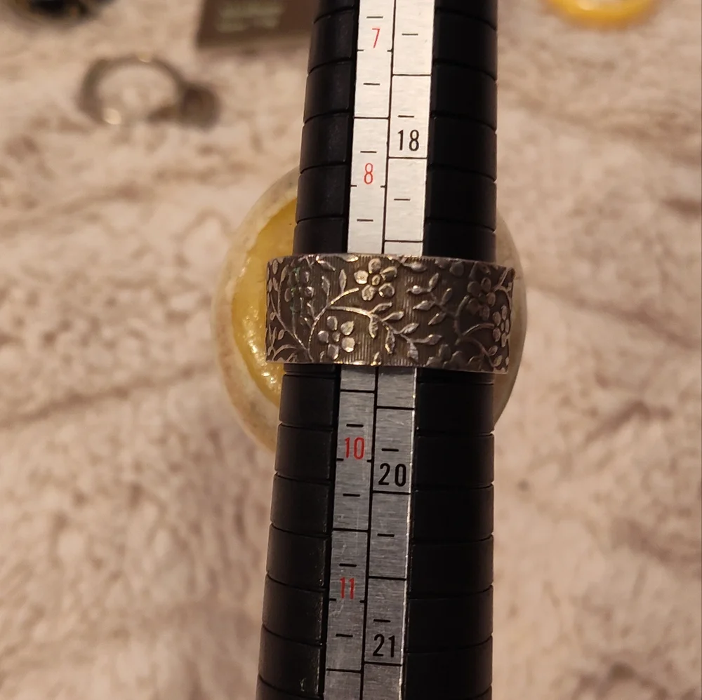 Vintage Bundle Of Rings (19 Rings) - Picture 8 of 14